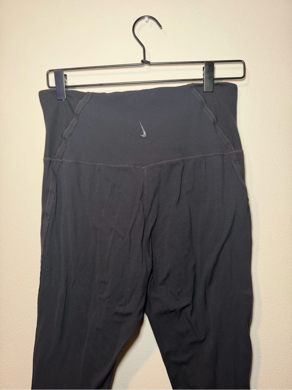 Nike Yoga Luxe Drifit Women’s Black Leggings - Picture 12 of 15